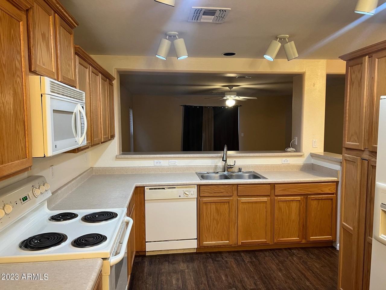 10289 N 115th Dr - Photo 4 of 22