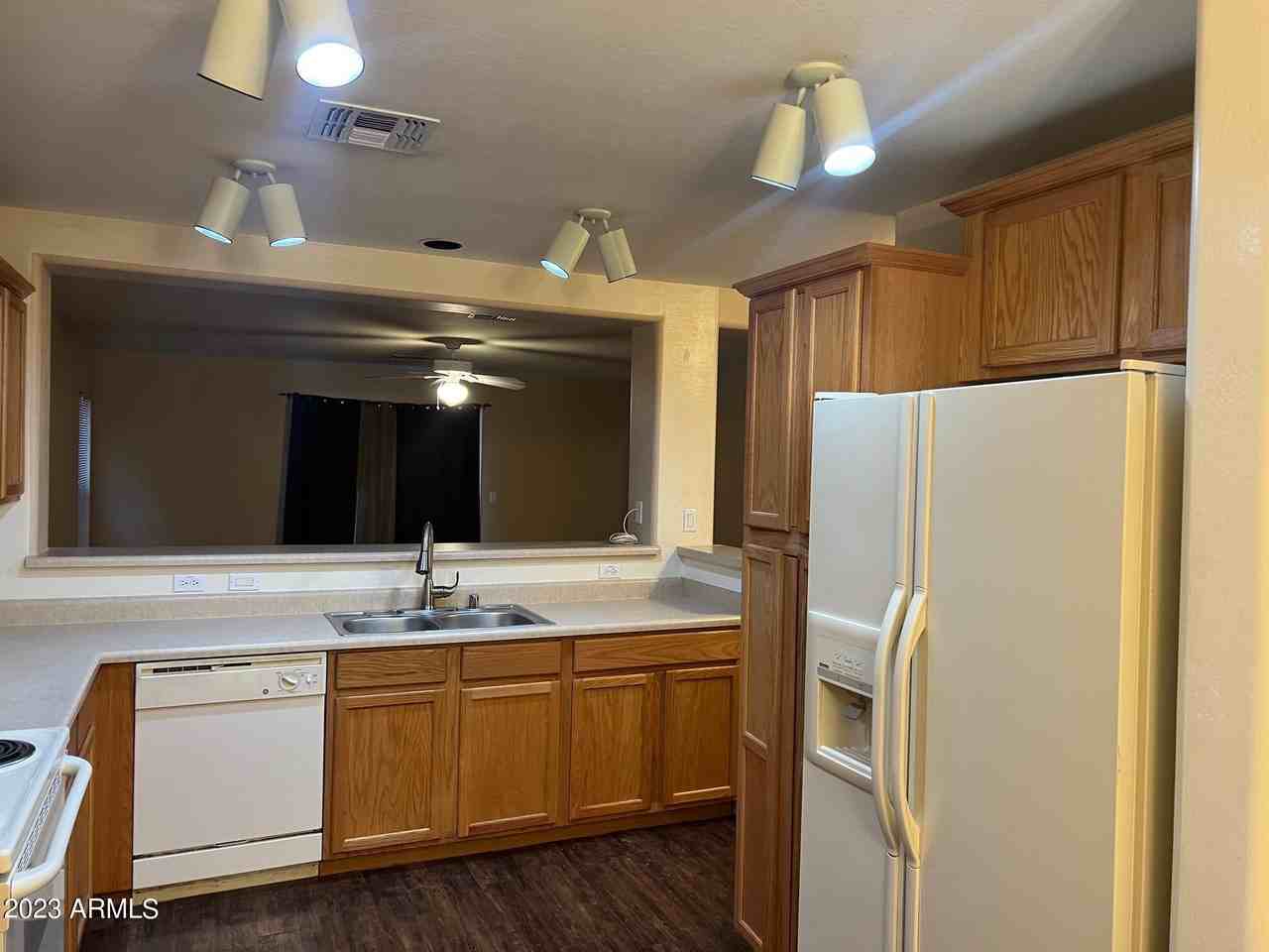 10289 N 115th Dr - Photo 5 of 22