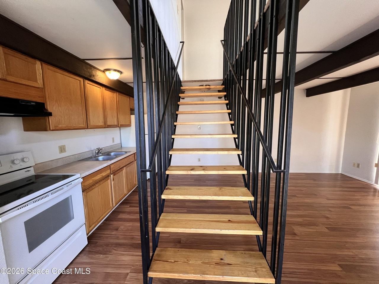 4818 Overlook Dr Ne Unit 4 - Photo 2 of 10