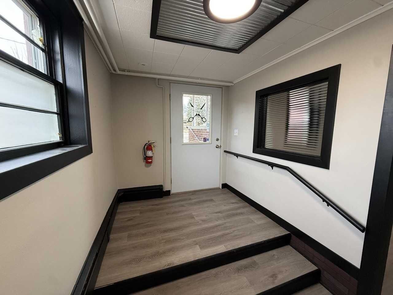 5 1/2 W Rollin St - Photo 2 of 14