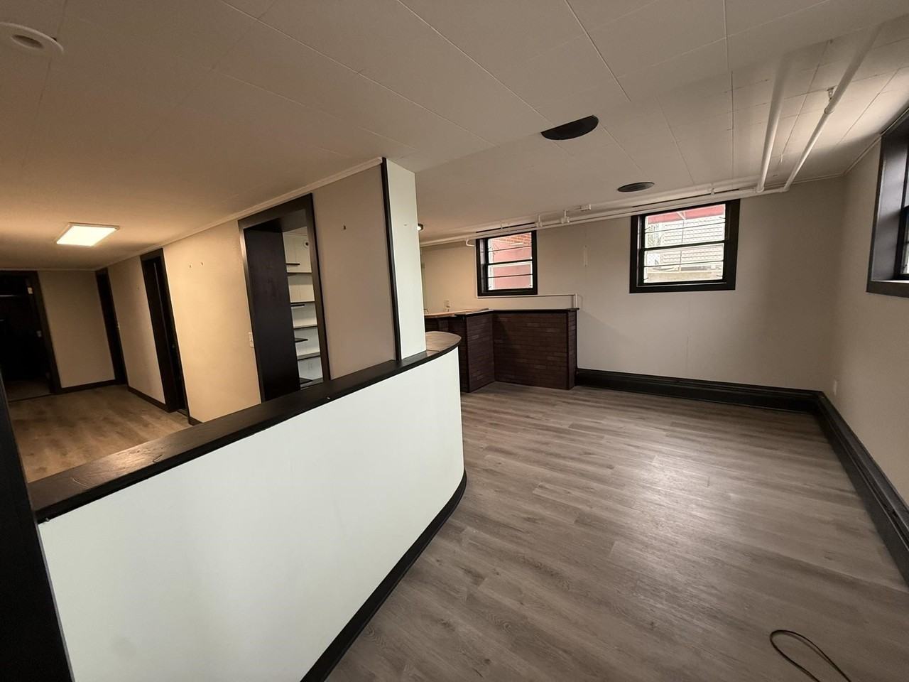 5 1/2 W Rollin St - Photo 7 of 14