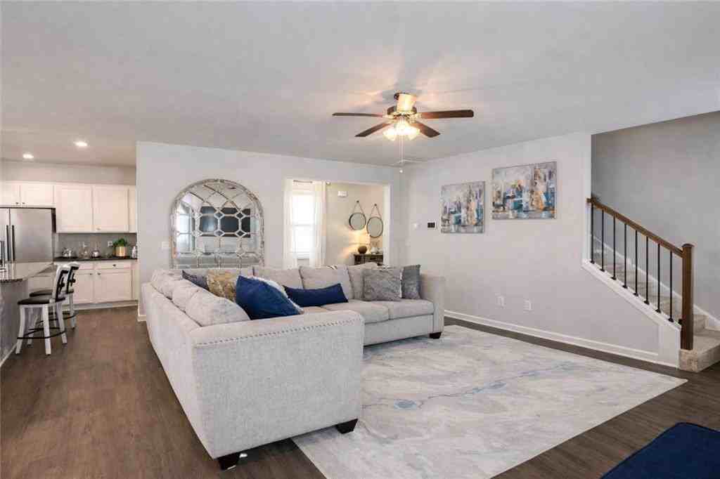 182 Woodhouse Cir - Photo 3 of 26