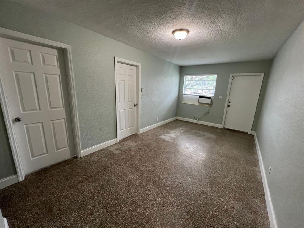 1531 Nw 7th St Unit 2 - Photo 3 of 6