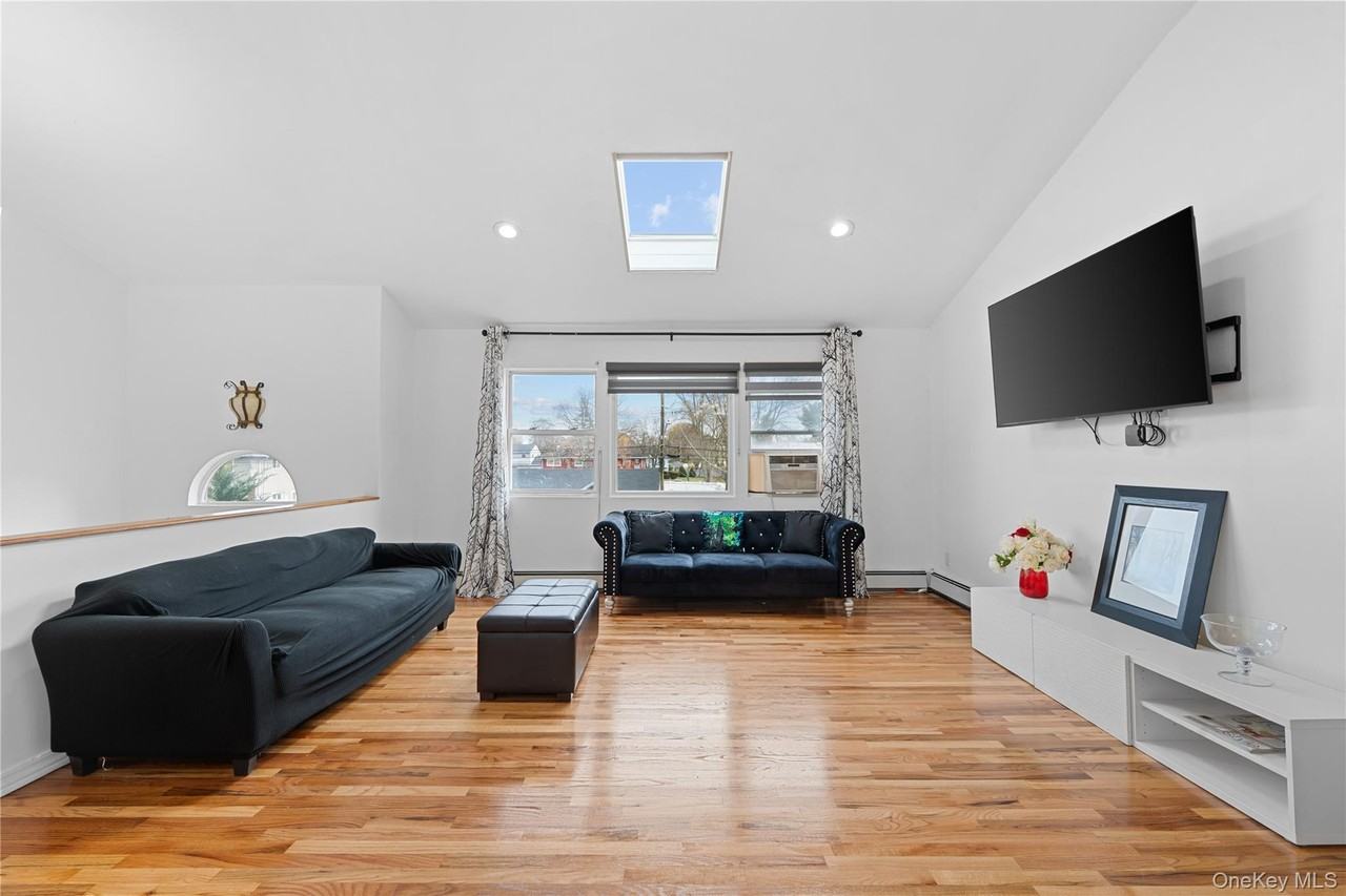 46 Crown St ##1 - Photo 2 of 15