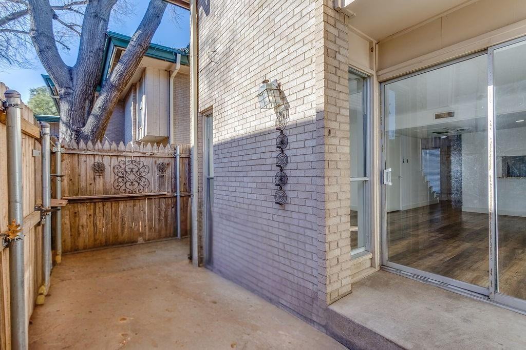 954 S Weatherred Dr - Photo 2 of 31