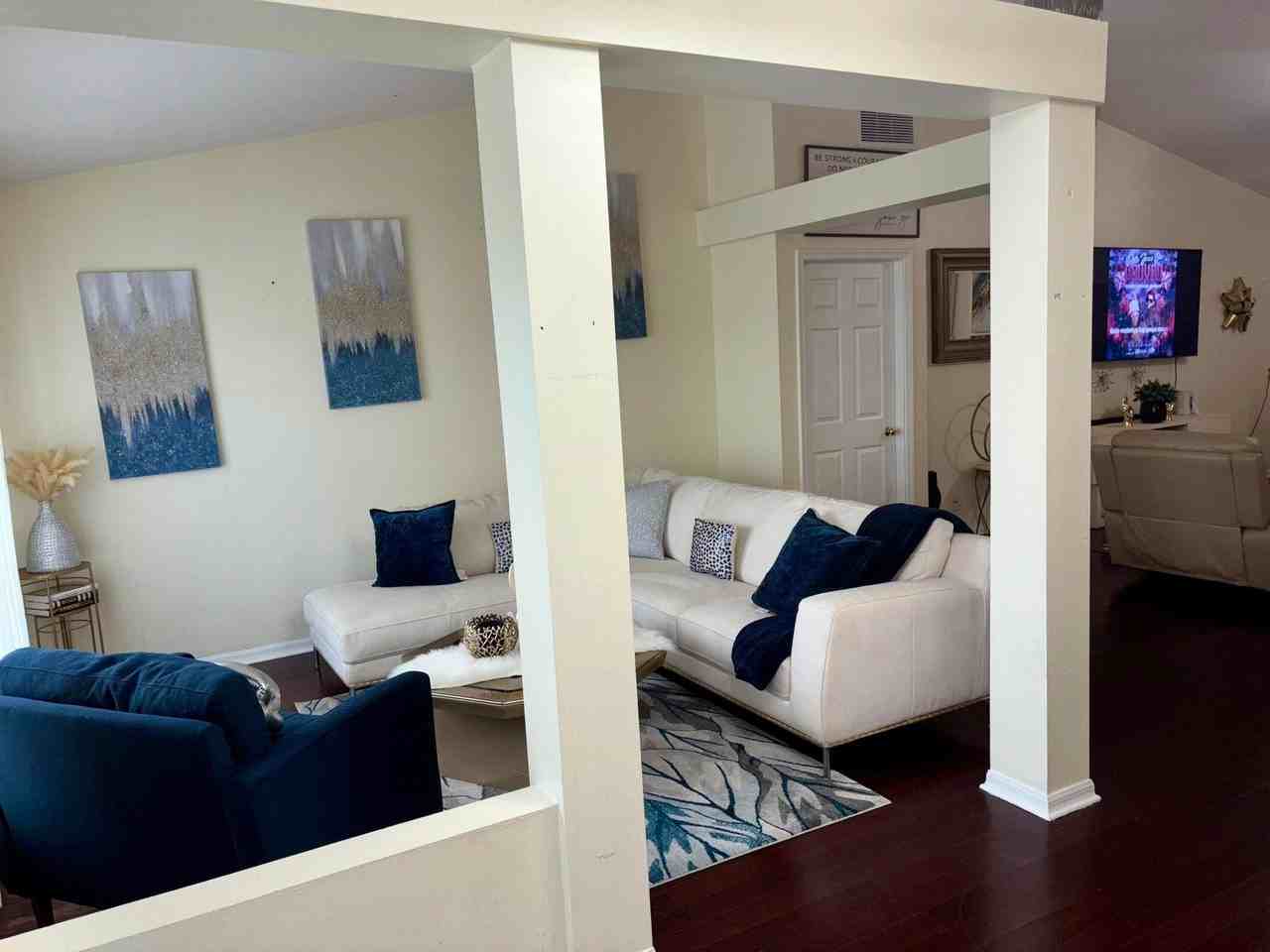 981 Sw Mccomkle Ave - Photo 2 of 17