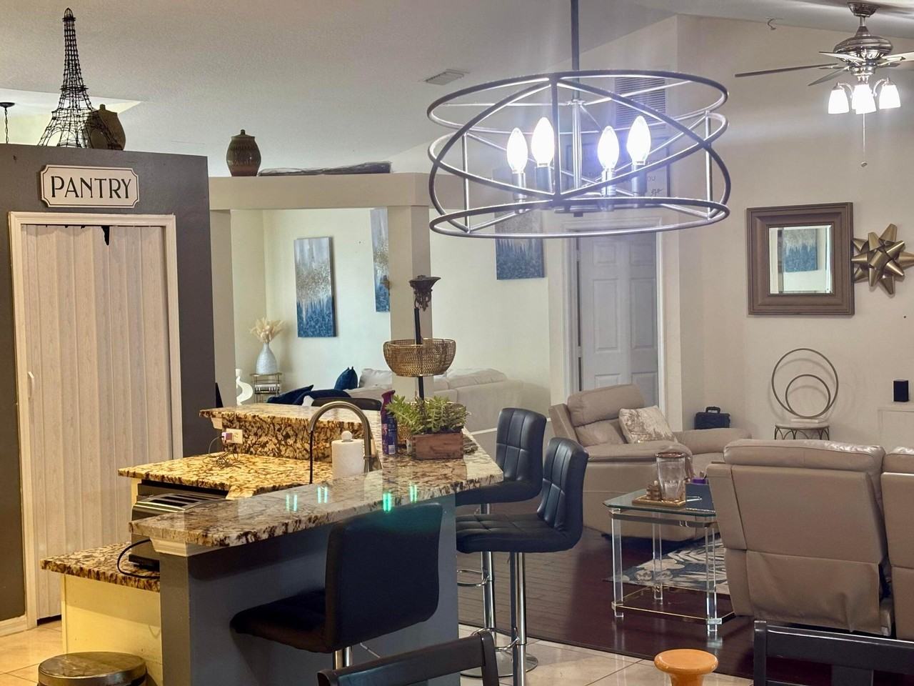 981 Sw Mccomkle Ave - Photo 5 of 17