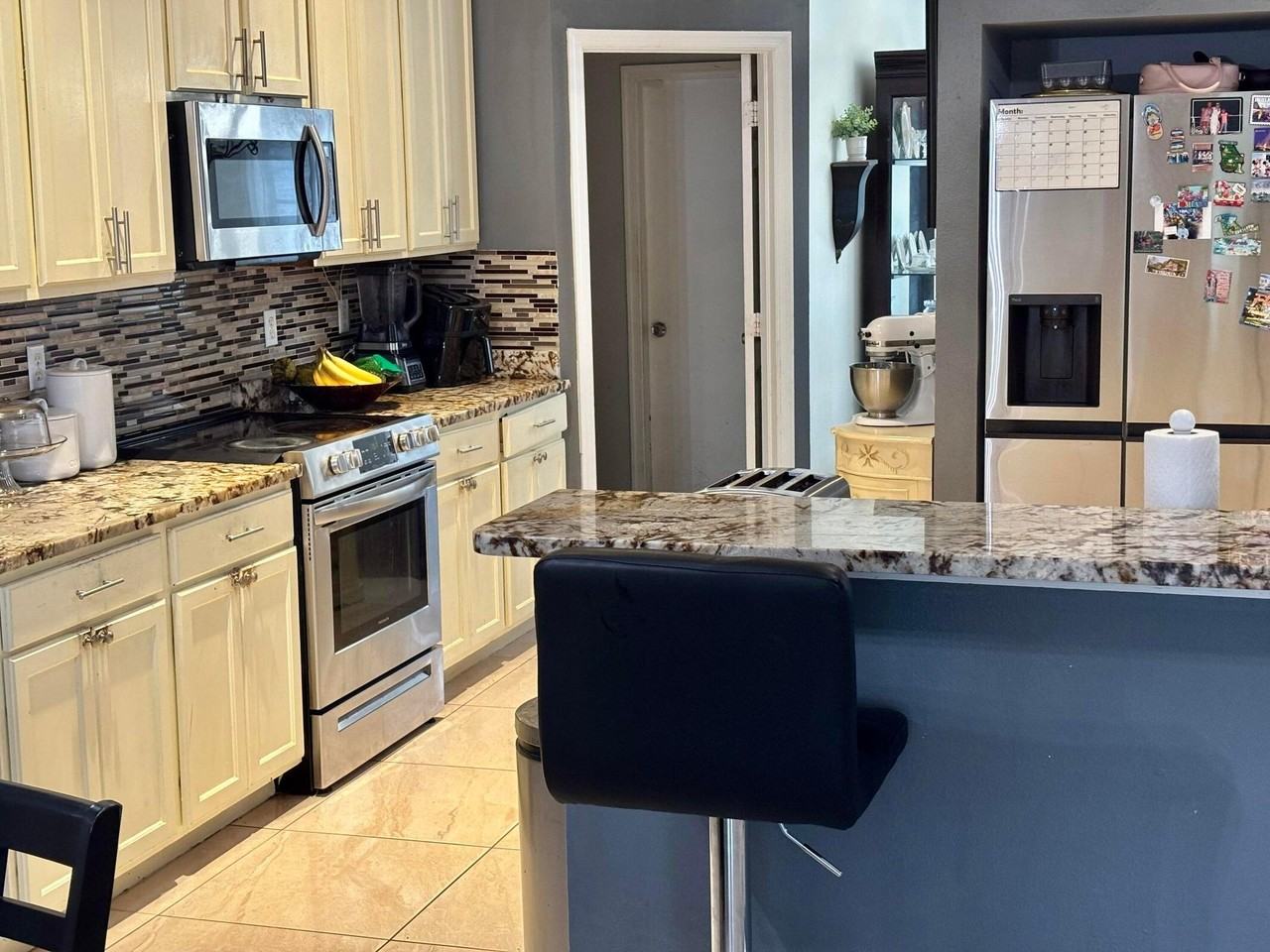 981 Sw Mccomkle Ave - Photo 7 of 17