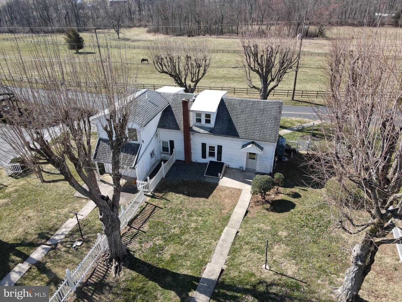 739 Main St - Photo 2 of 23