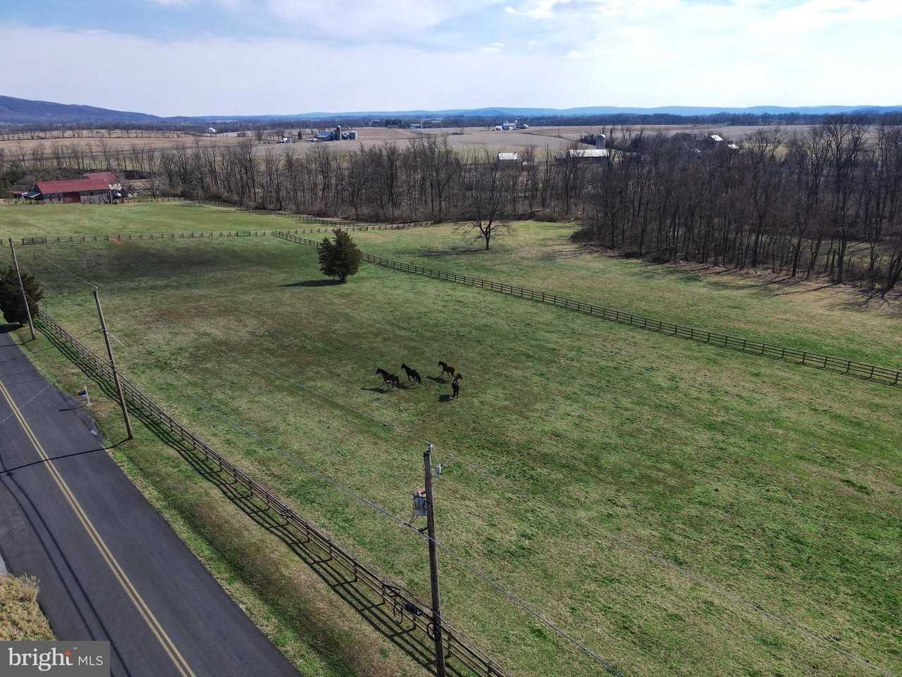 739 Main St - Photo 5 of 23