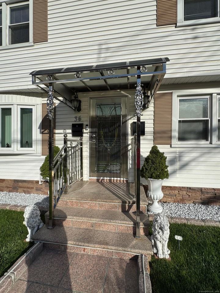 37 Elizabeth Ann Dr - Photo 2 of 14