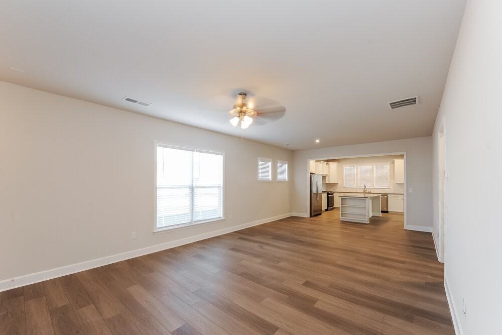 119 Alcovy Ct - Photo 5 of 19