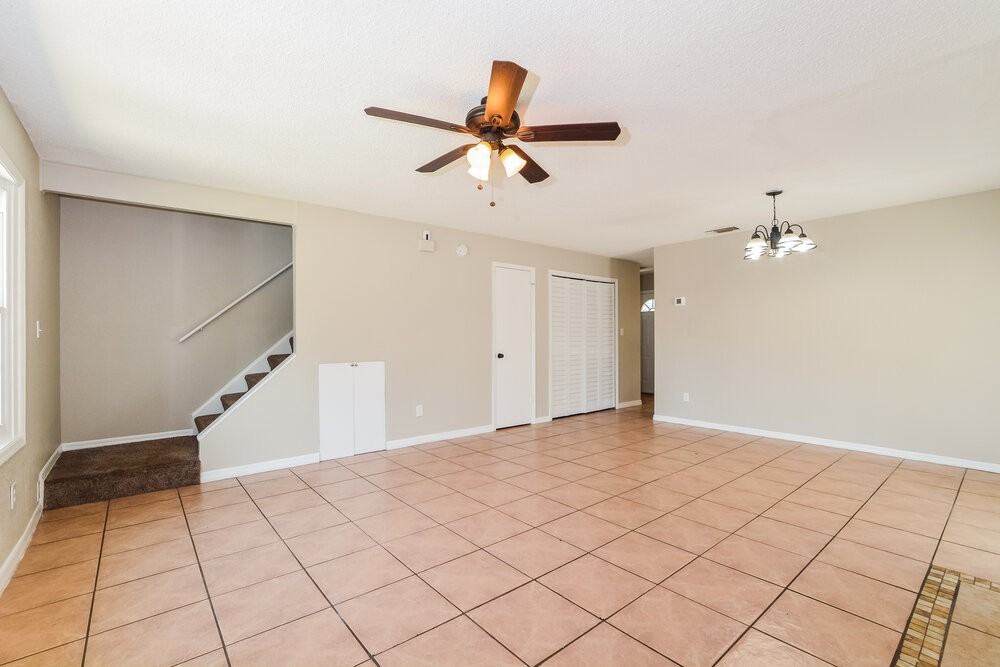 515 Beechwood Ave - Photo 5 of 17