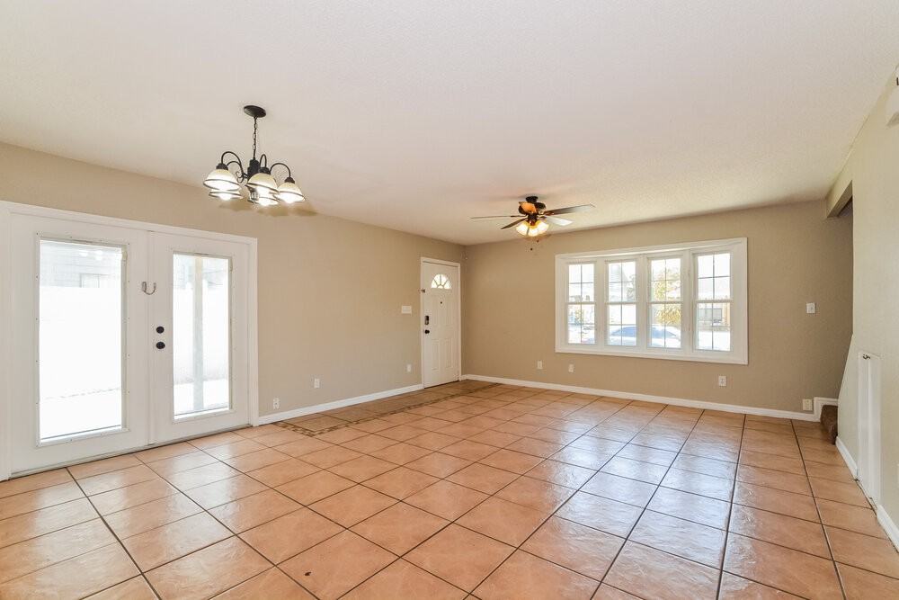 515 Beechwood Ave - Photo 6 of 17