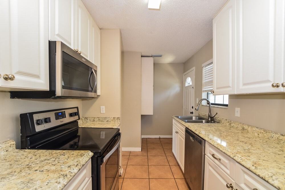 515 Beechwood Ave - Photo 7 of 17