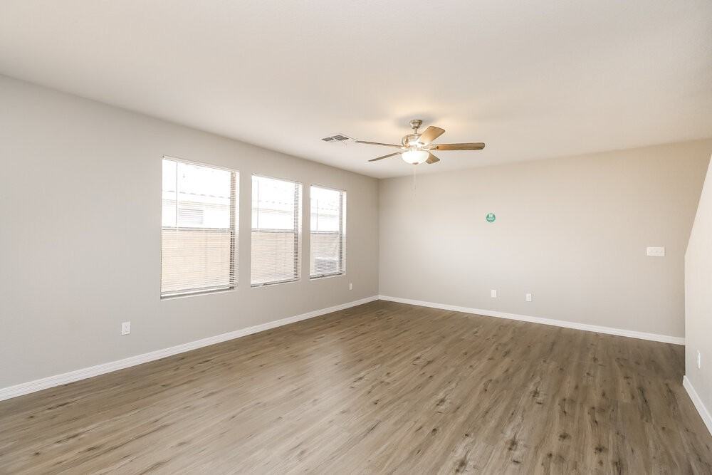 650 E Woodsman Pl - Photo 5 of 20