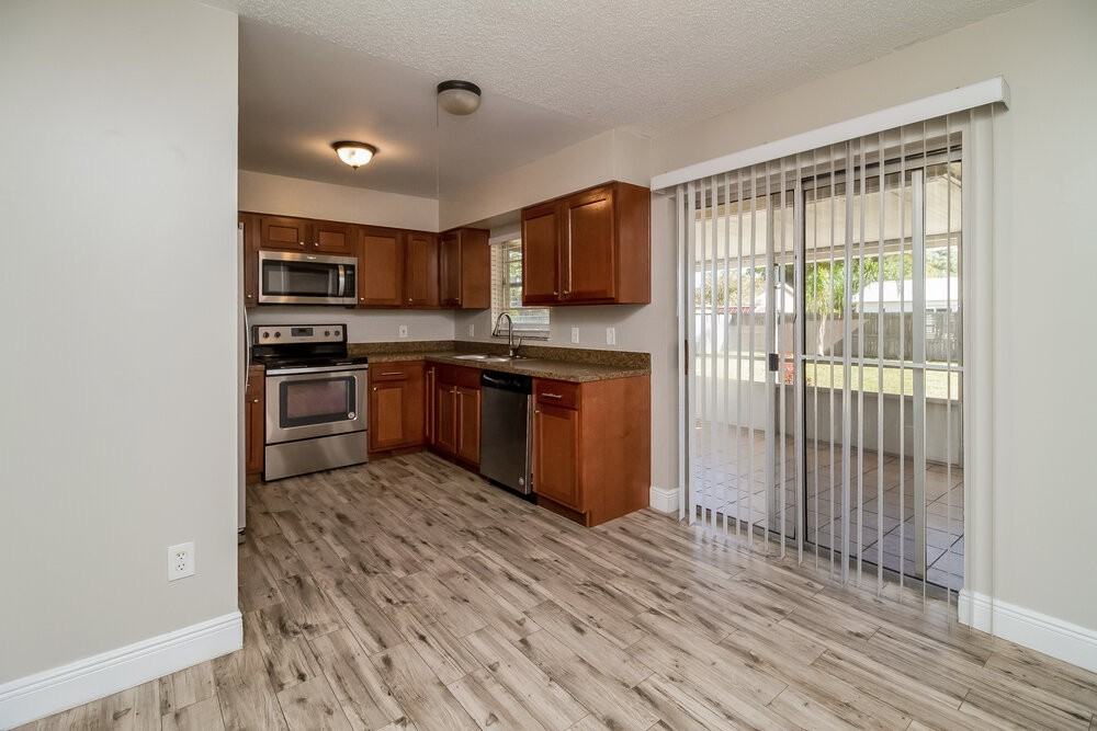 1301 Baranova Rd - Photo 5 of 16