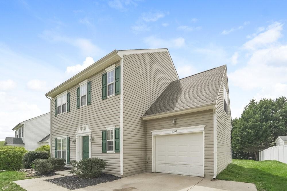 4705 Fox Thorne Dr - Photo 4 of 19