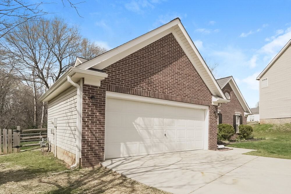 5812 Avian Pl - Photo 4 of 19