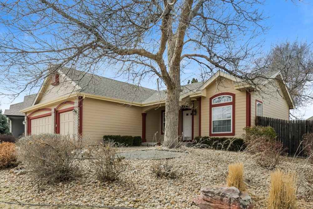 11253 Vrain Dr - Photo 4 of 17