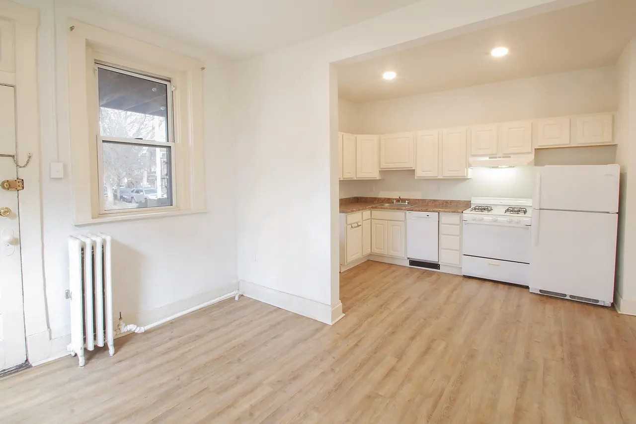 423 Biddle Avenue - Photo 3 of 12