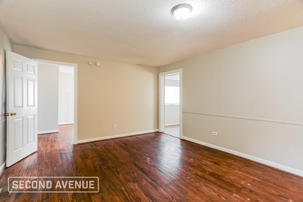 208 Kentwood Ave - Photo 7 of 29