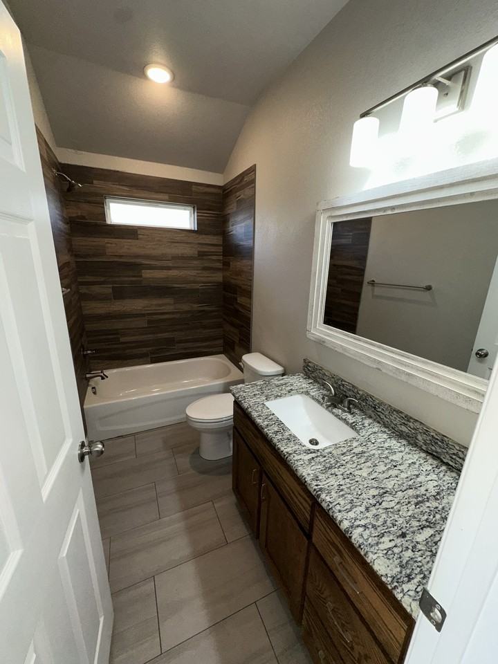 822 United Drive - Photo 4 of 25