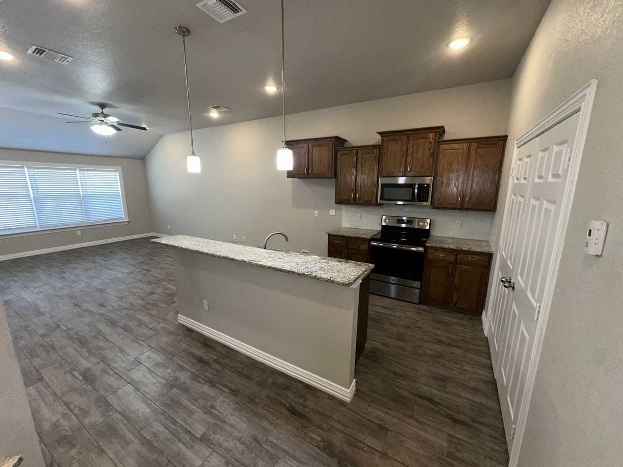 3305 Berkshire Drive - Photo 4 of 23