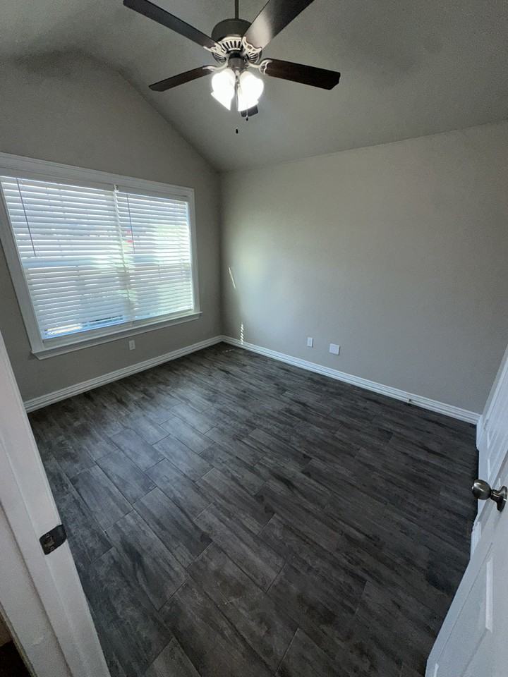 3305 Berkshire Drive - Photo 6 of 23