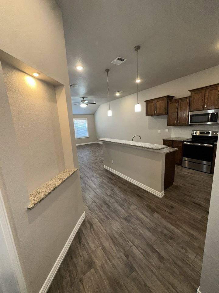 3305 Berkshire Drive - Photo 7 of 23