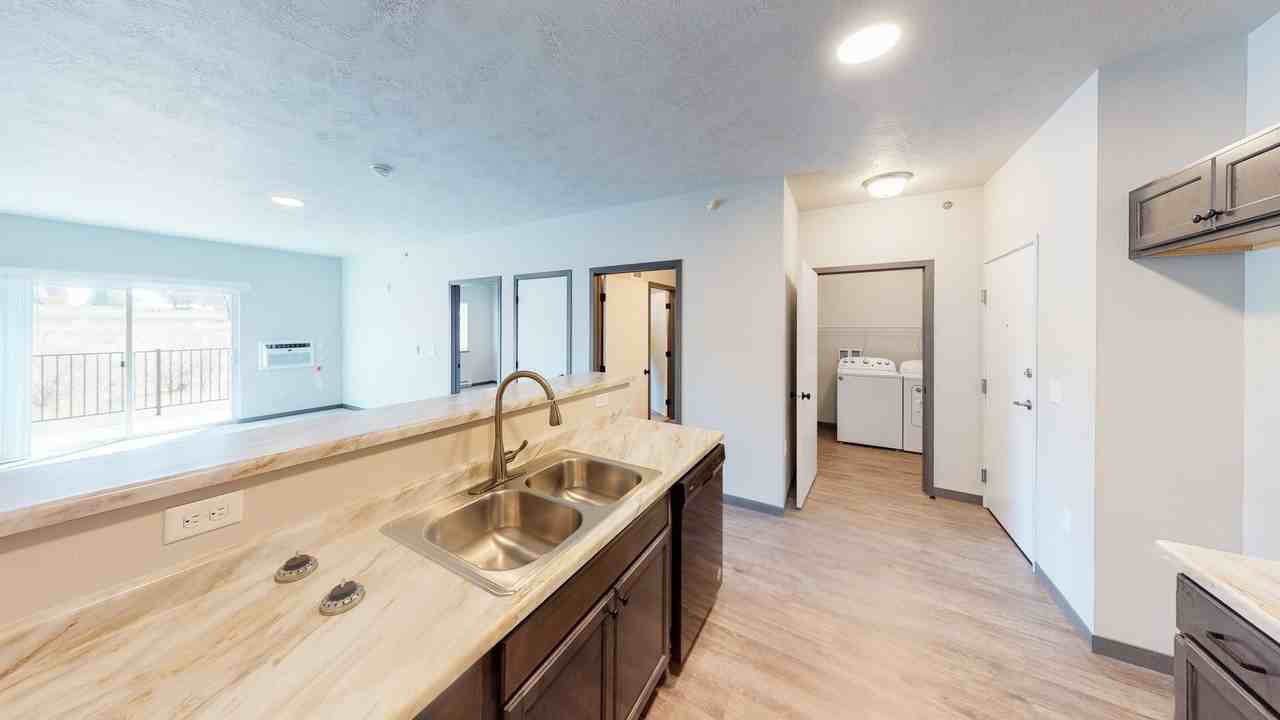 District 42 Apartments & Townhomes - Photo 6 of 50