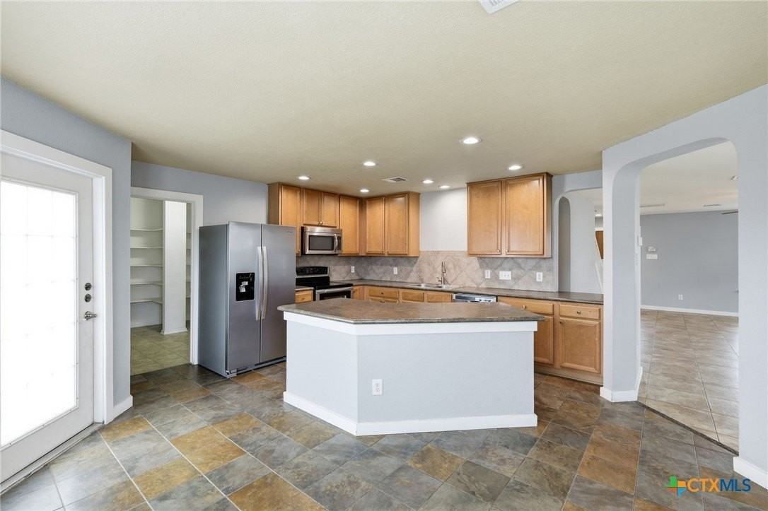 504 Castebar Dr - Photo 6 of 20