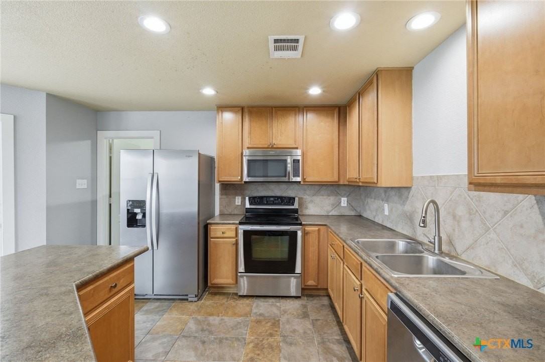 504 Castebar Dr - Photo 7 of 20