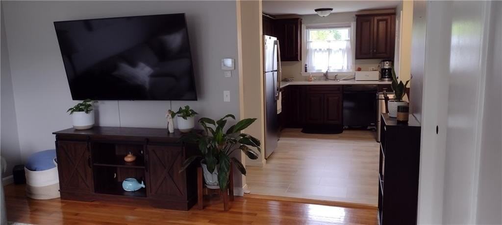 4 Almy Ct Unit 1 - Photo 6 of 13