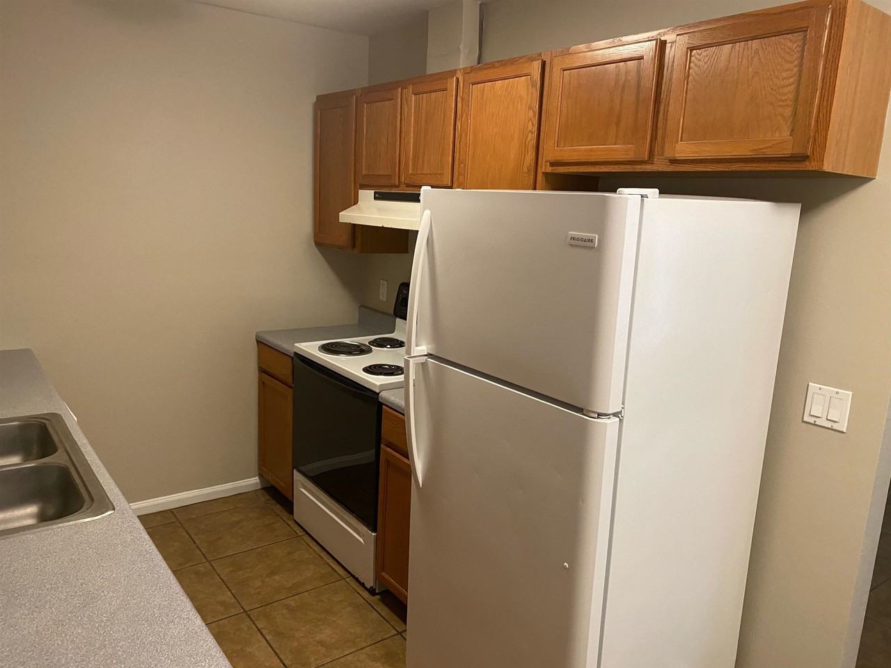 106 Dixie Dr Apt D - Photo 4 of 10