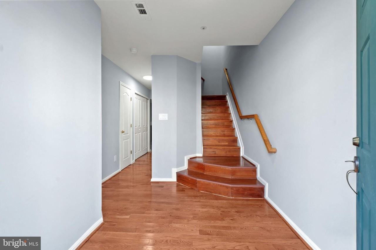 7910 Beach Plum Ln - Photo 2 of 39