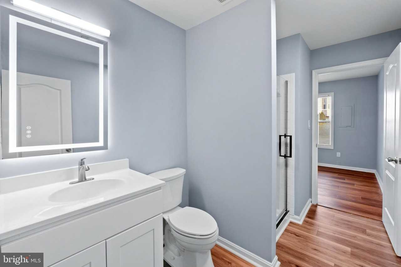 7910 Beach Plum Ln - Photo 7 of 39