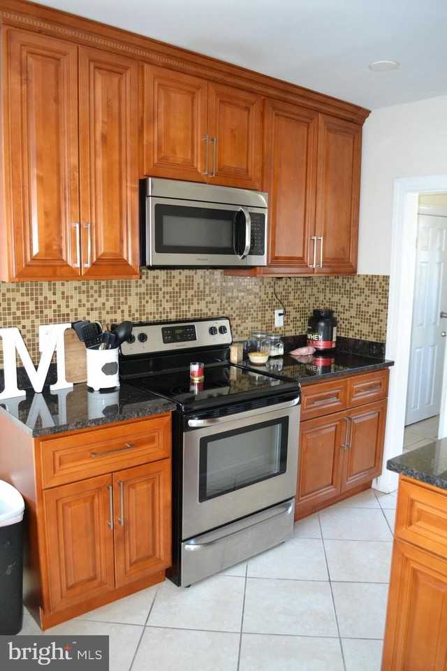 114 Southfield Rd - Photo 2 of 11