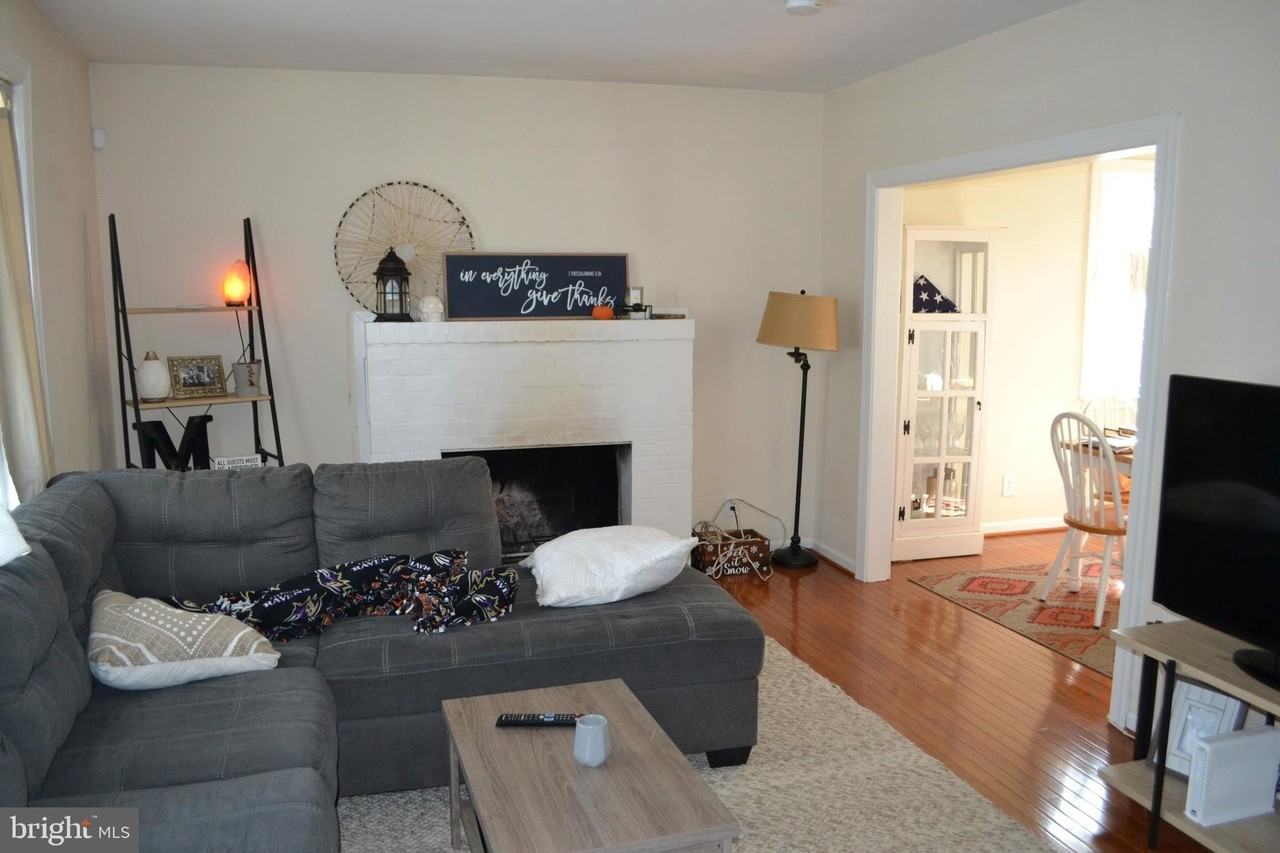 114 Southfield Rd - Photo 5 of 11