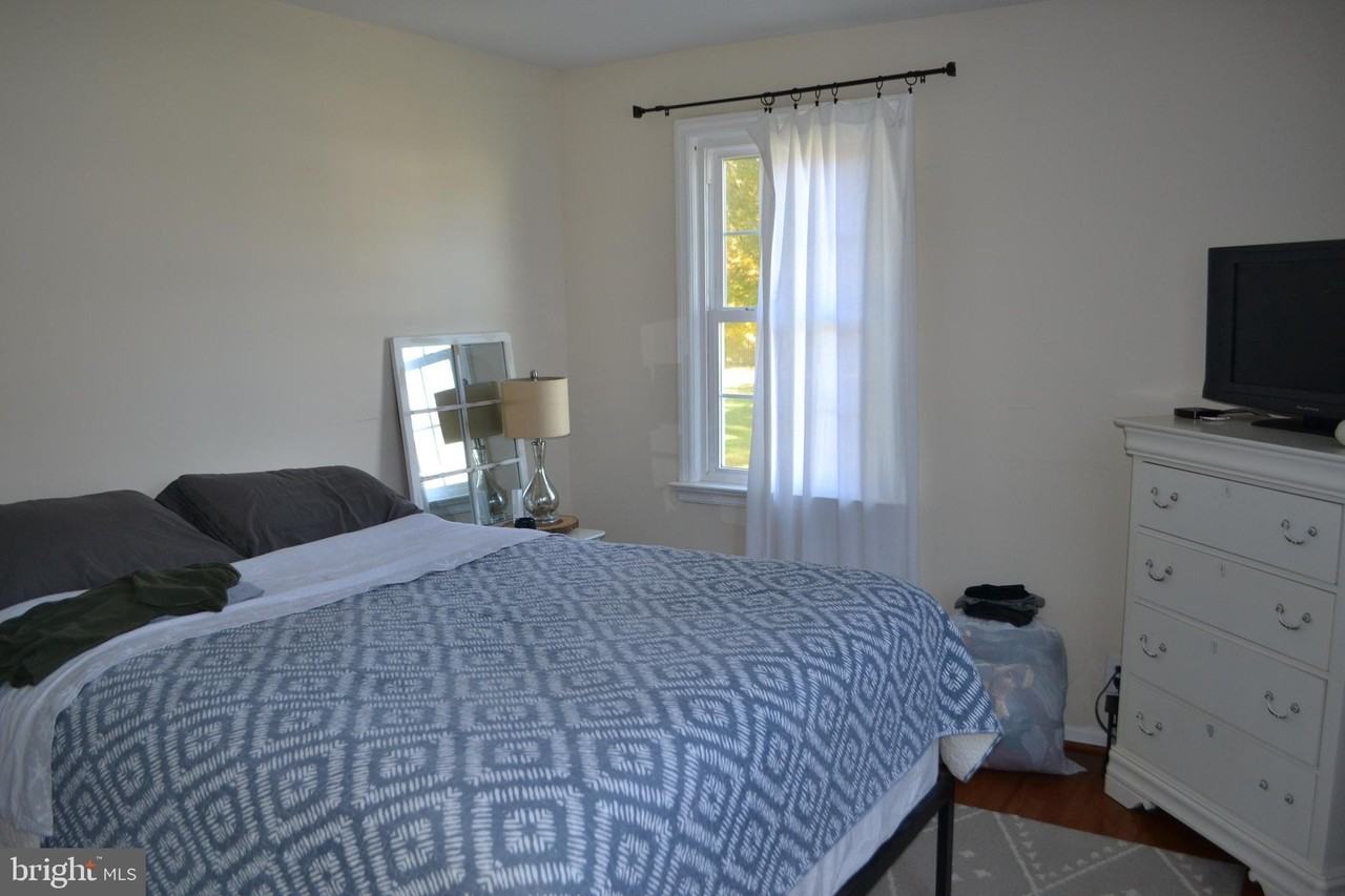 114 Southfield Rd - Photo 7 of 11