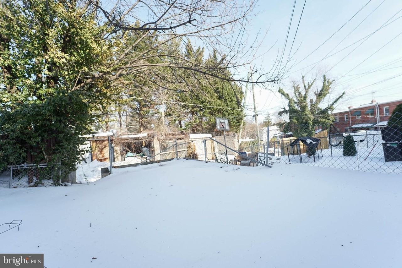 809 Braeside Rd - Photo 3 of 32