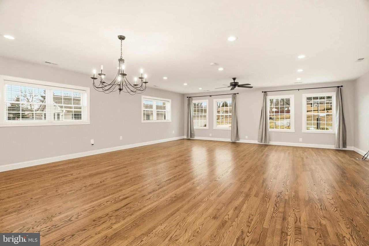 8875 Carrollton Ave - Photo 3 of 25