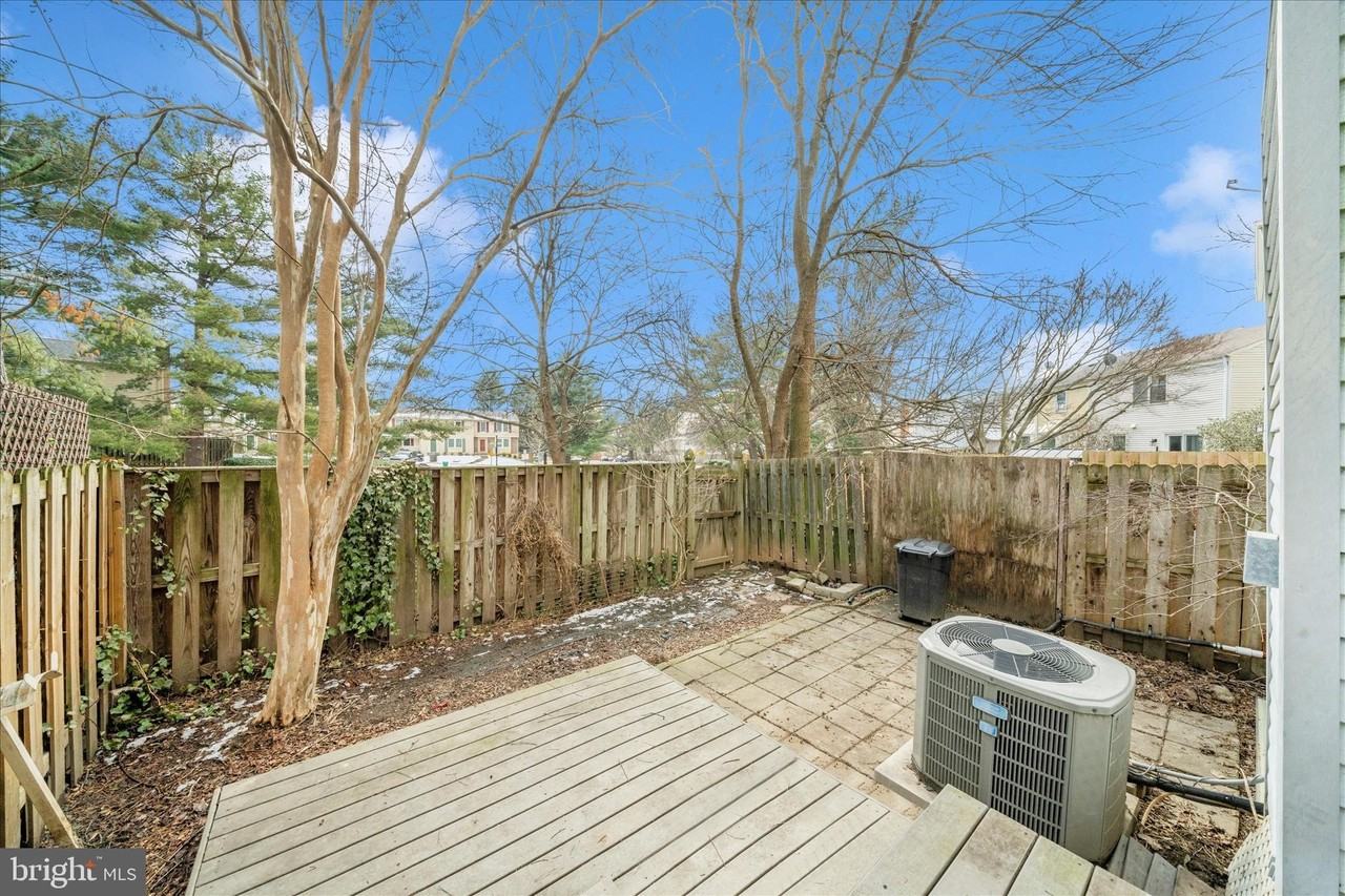 106 Lamont Ln - Photo 7 of 50