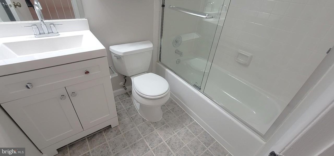 12 Sebastiani Blvd - Photo 3 of 18