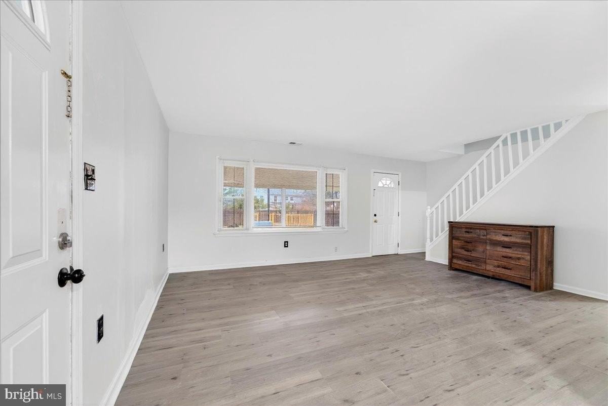 6 Sherwood Ln - Photo 2 of 15