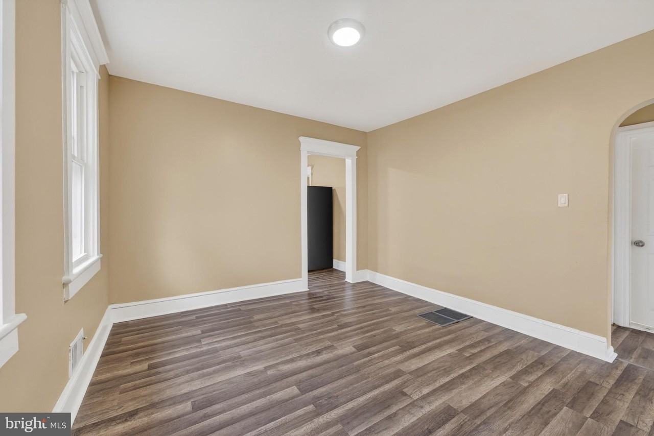 541 Engard Ave - Photo 5 of 14