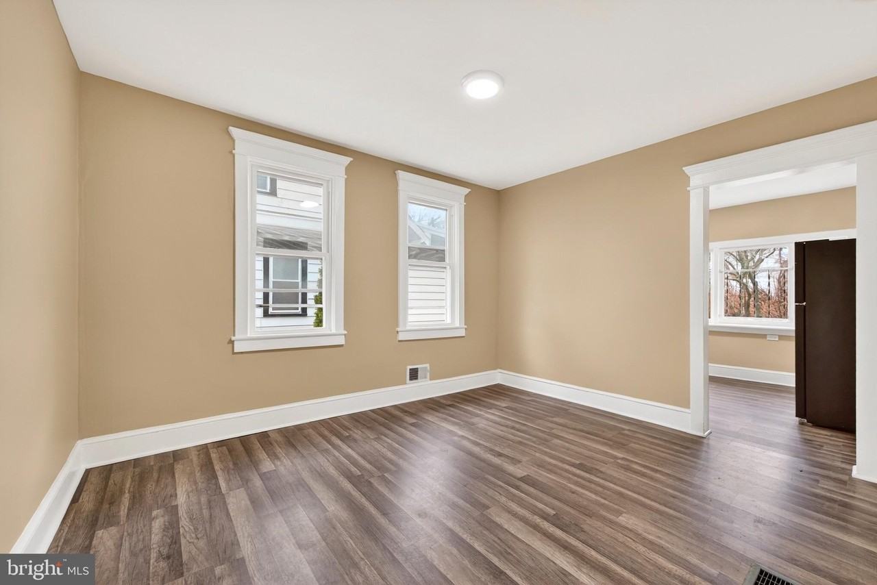 541 Engard Ave - Photo 6 of 14