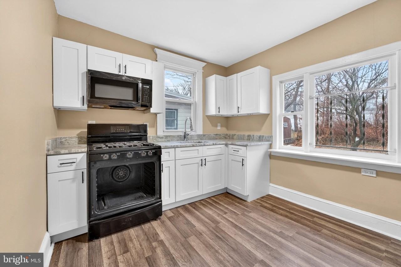 541 Engard Ave - Photo 7 of 14