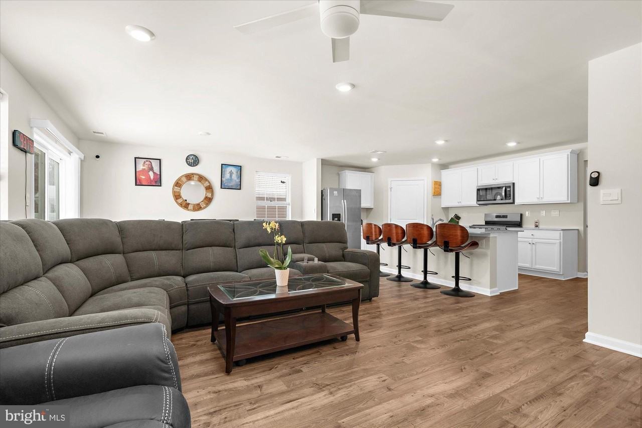 114 Petal Dr - Photo 7 of 20