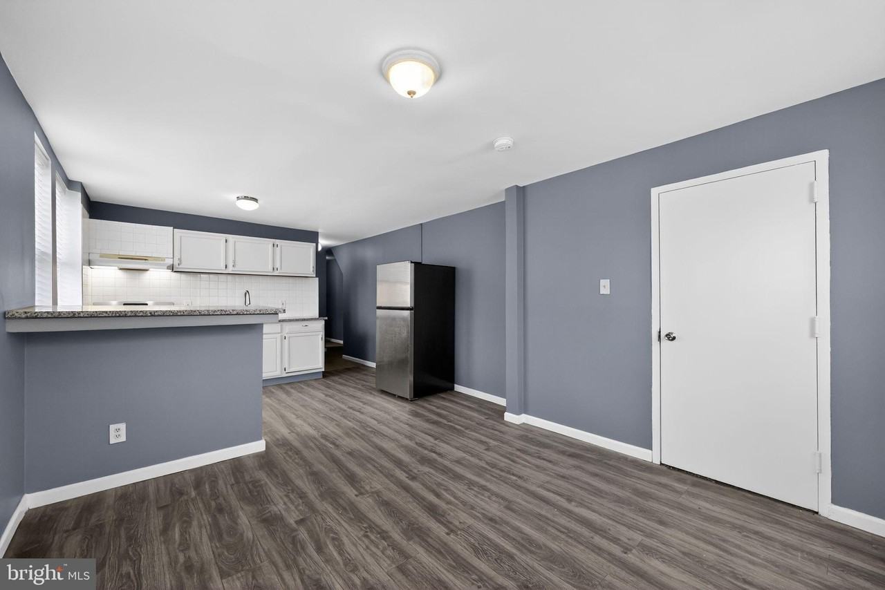 5820 Woodcrest Ave Apt 2 - Photo 4 of 12